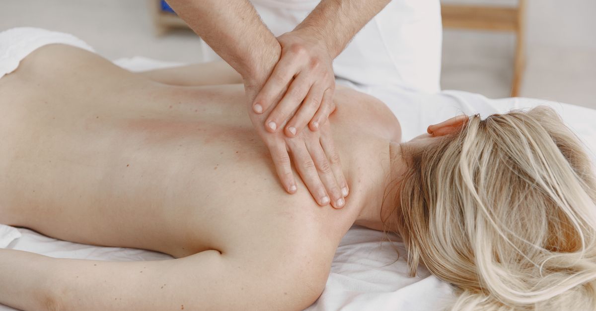 Navigating Through Osteopath Reviews: Which Gold Coast Clinics Stand Out?